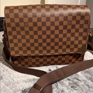 Authentic Louis Vuitton Damier Ebene Messenger Bag